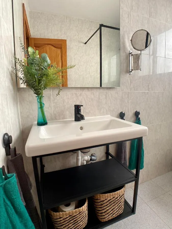 Apartment Blanes Old Town: 2 Blocks/2 Min Walk To The Beach