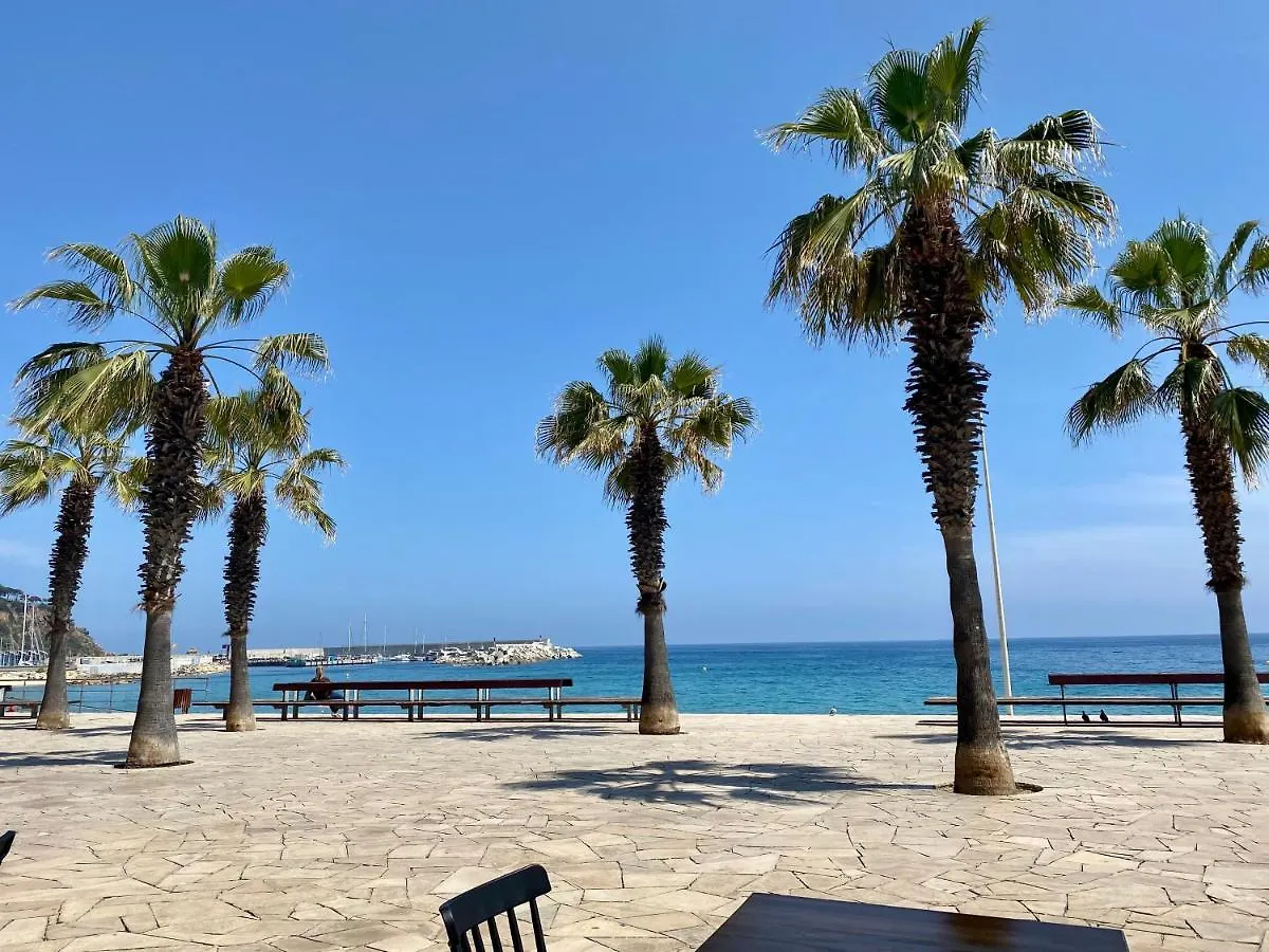 Blanes Old Town: 2 Blocks/2 Min Walk To The Beach
