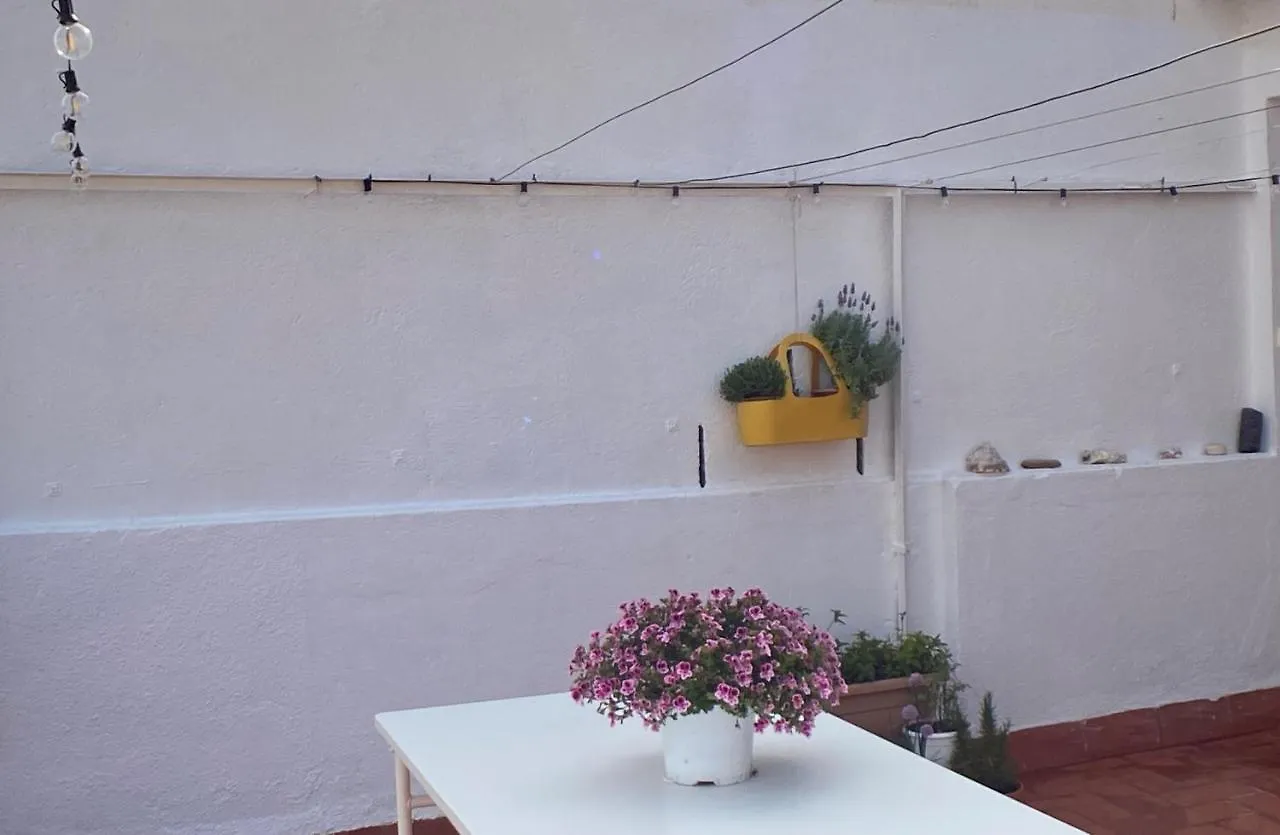 Blanes Old Town: 2 Blocks/2 Min Walk To The Beach Apartment