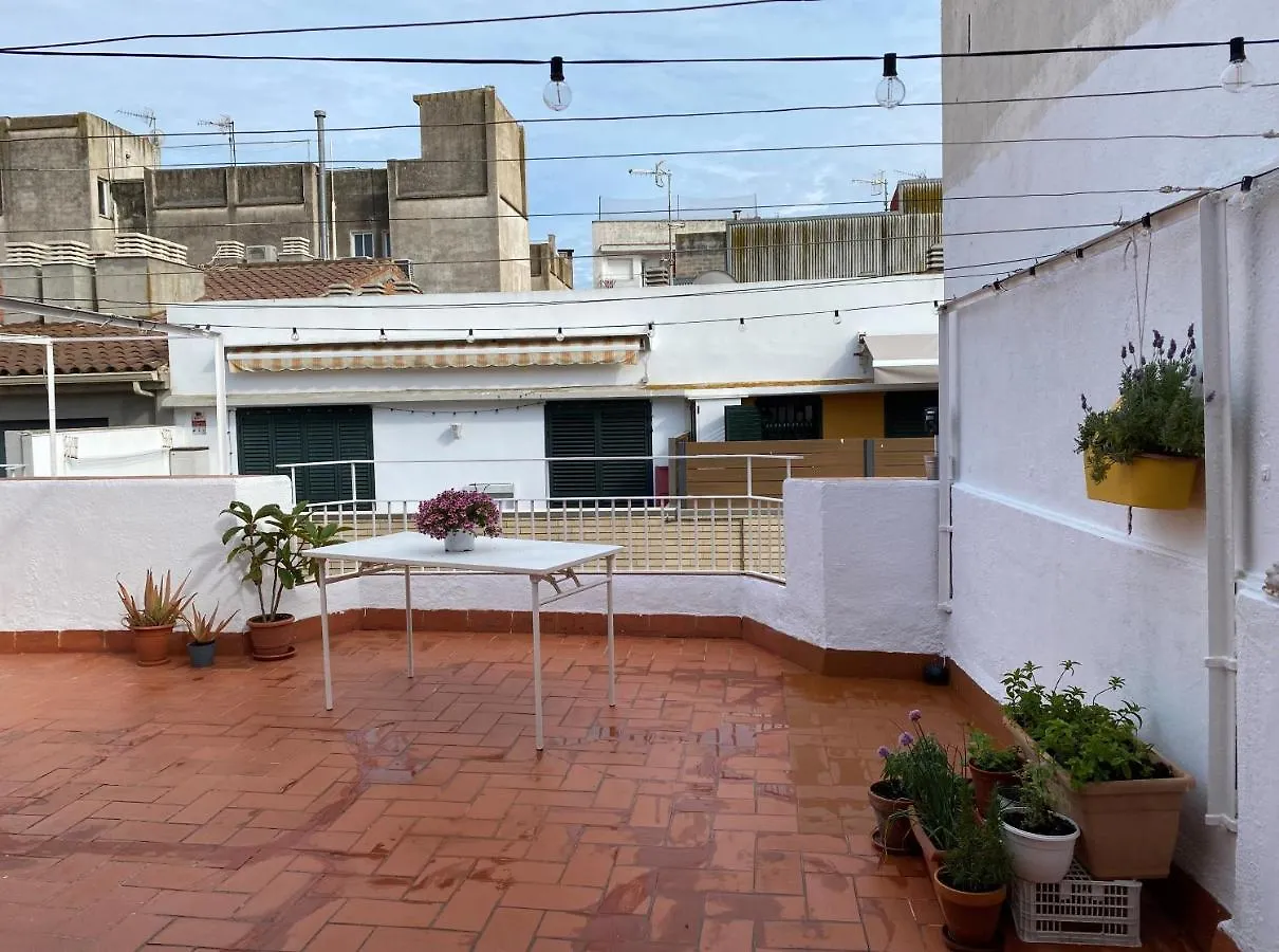 Blanes Old Town: 2 Blocks/2 Min Walk To The Beach Apartment
